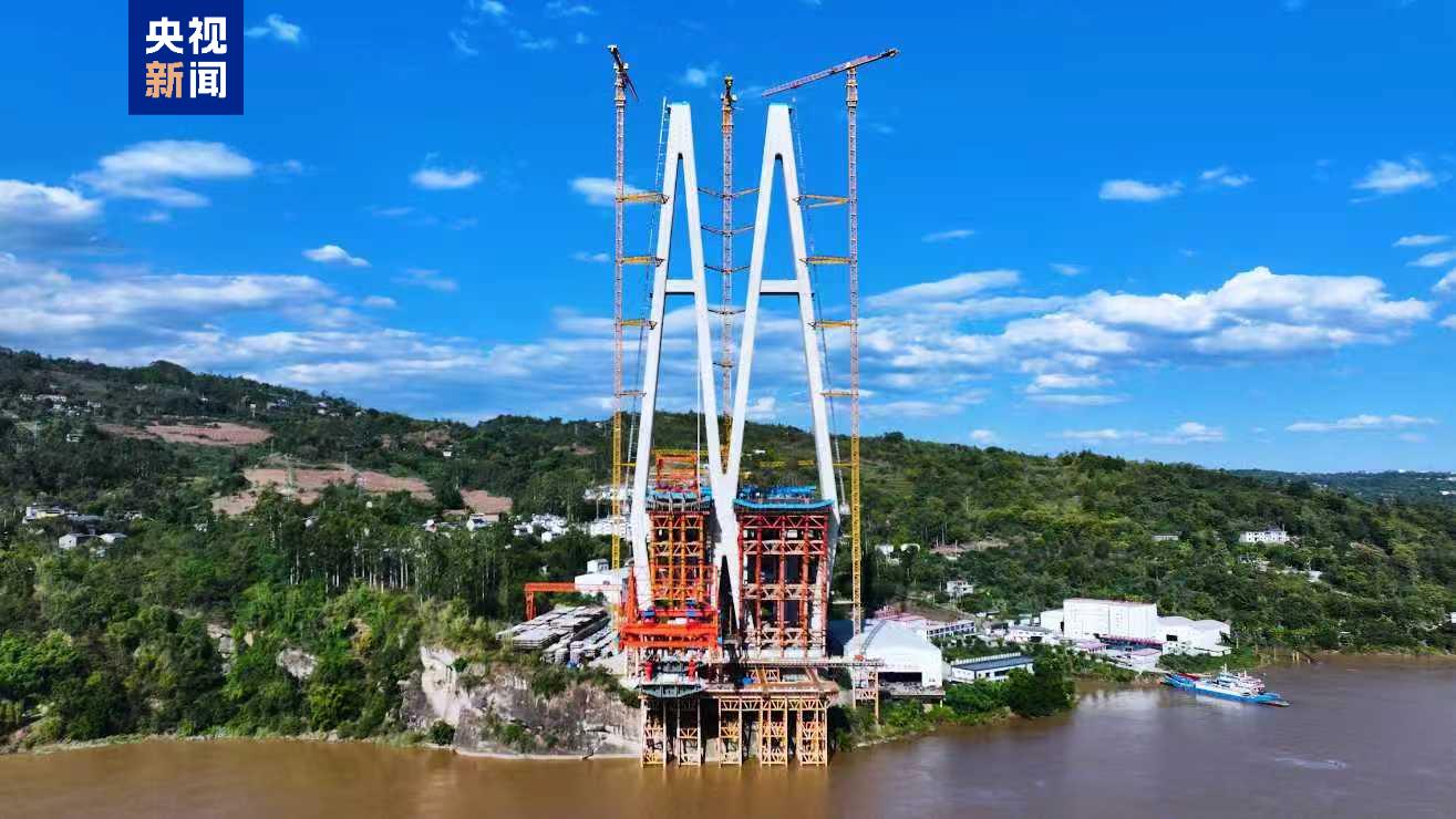 渝萬(wàn)高鐵石沱長(zhǎng)江大橋首節(jié)鋼梁成功架設(shè)
