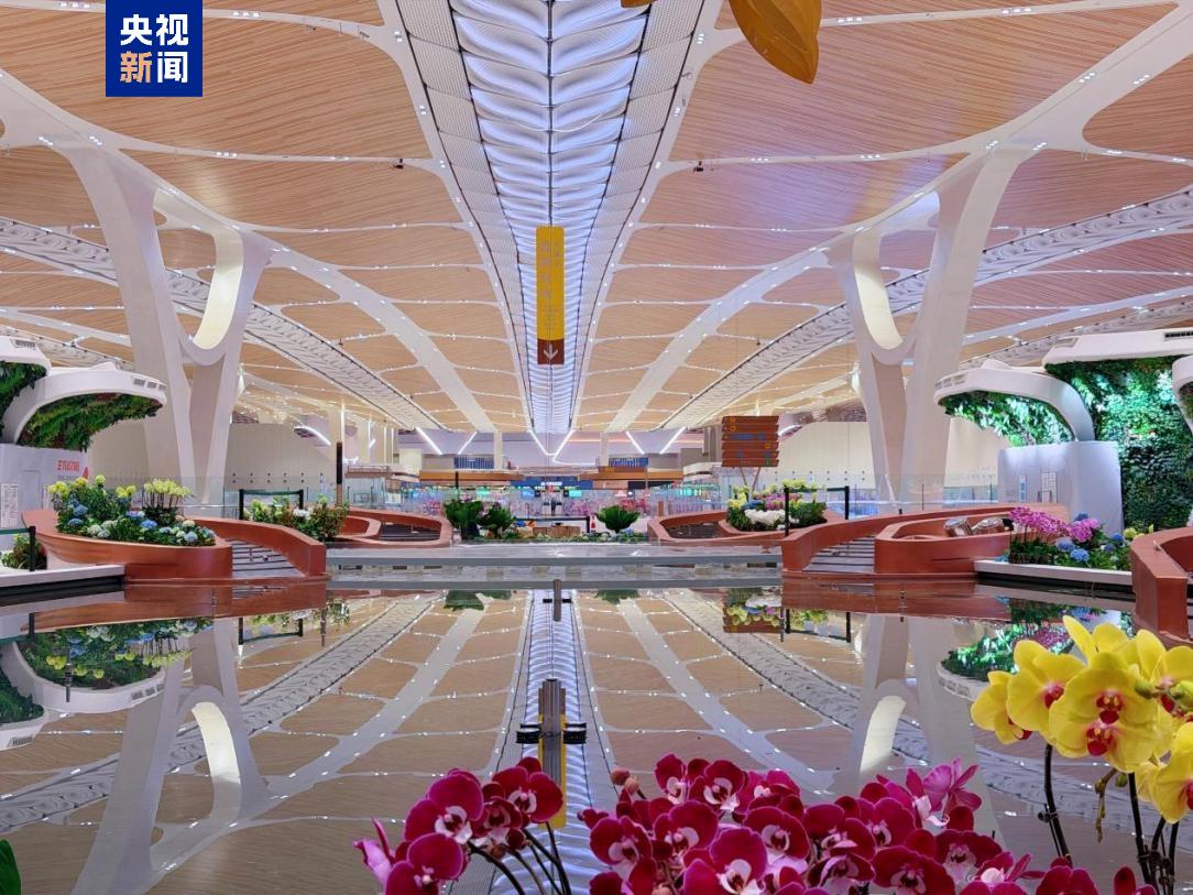 白云機場成國內首個五條商用跑道運行機場 大灣區世界級機場群加快建設