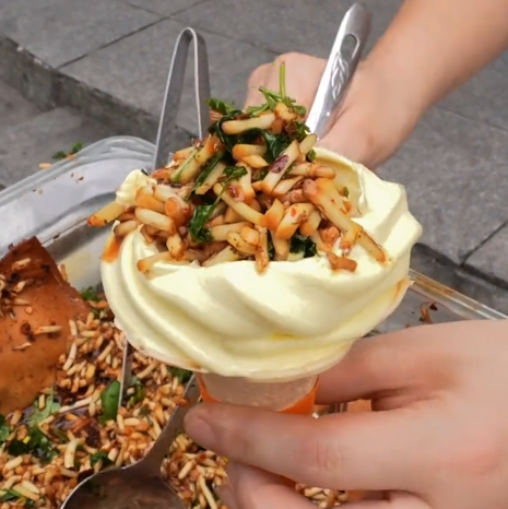 度假區回應推出“折耳根溫泉”：可以舒緩經絡，保證睡眠，泡完身上不會有異味